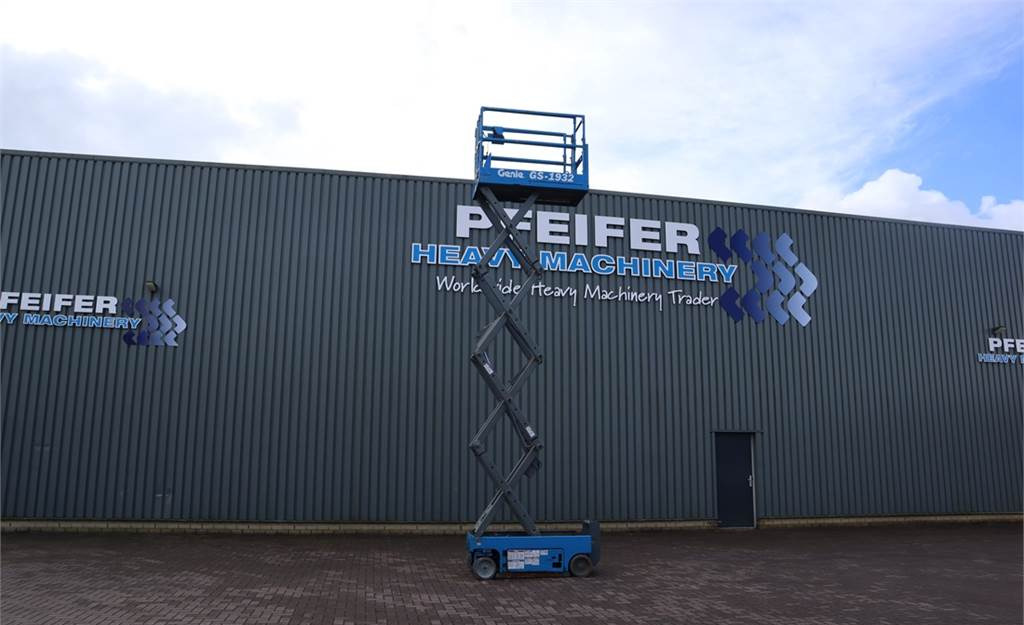 Scissor lift Genie GS1932 Electric, Working Height 7.8 m, 227kg Capac: picture 5