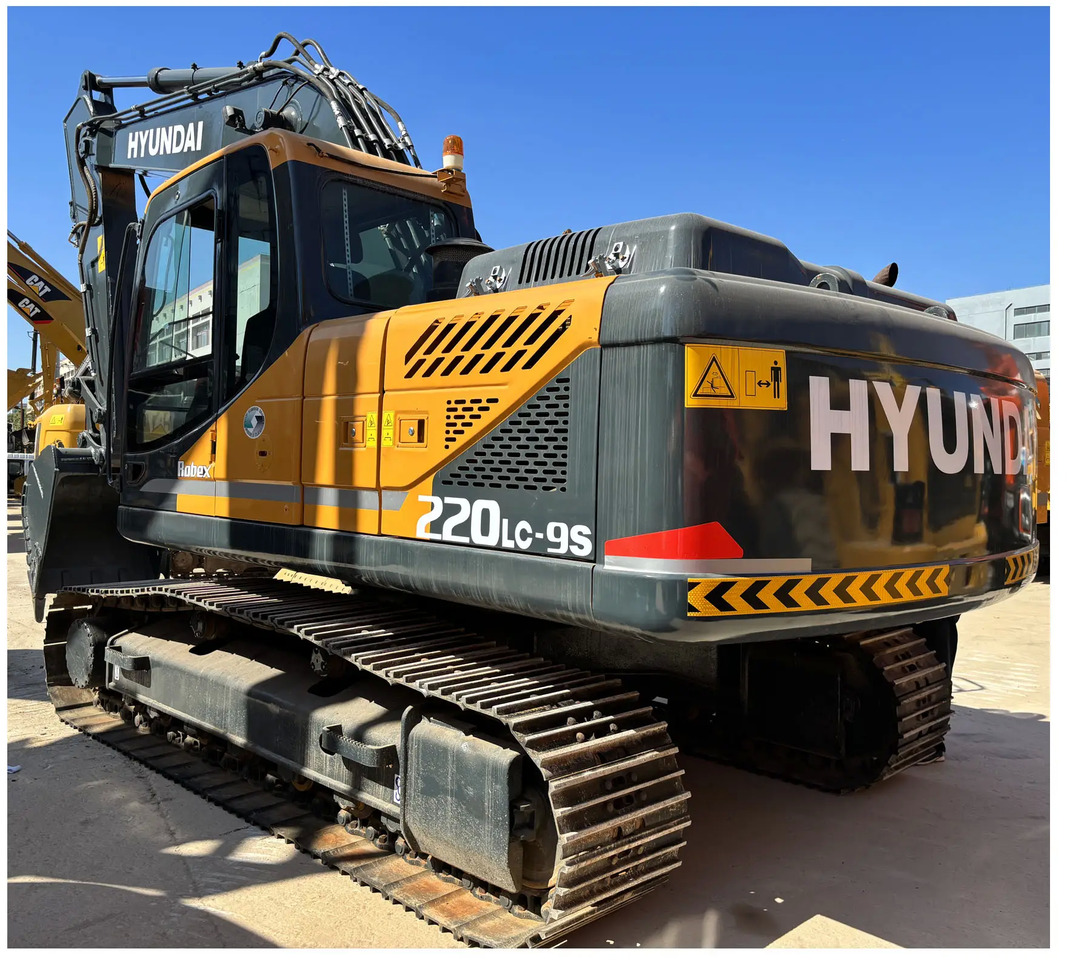 Good Quality Crawler Excavator Used Korea excavator Hyundai 220LC-9S for sale - Crawler excavator: picture 1