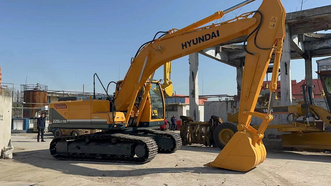 HYUNDAI 220LC-9S - Crawler excavator: picture 1