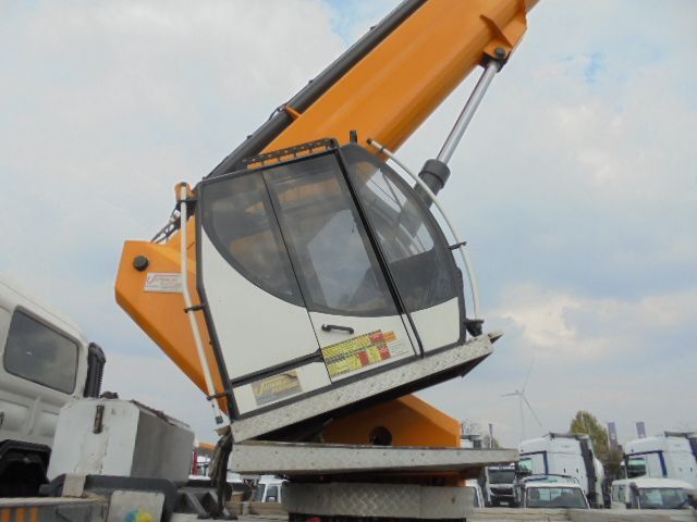 Truck mounted aerial platform Hino 700 6X4: picture 11