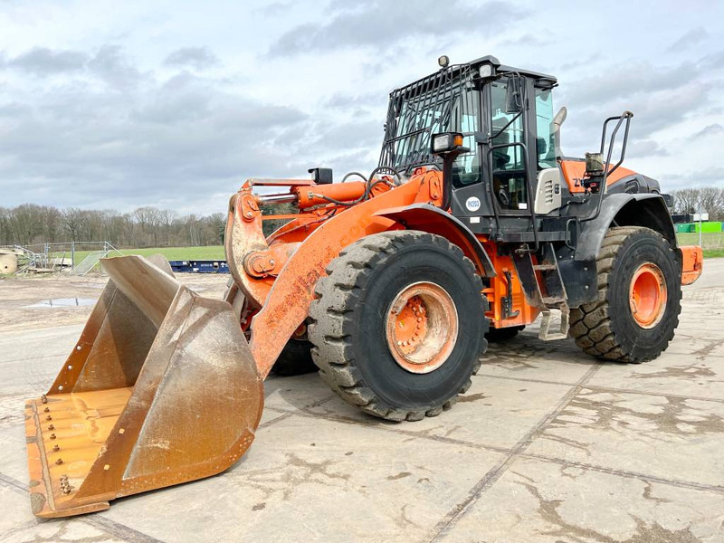 Hitachi ZW220-5B - Excellent Condition / CE Certified - Wheel loader: picture 2