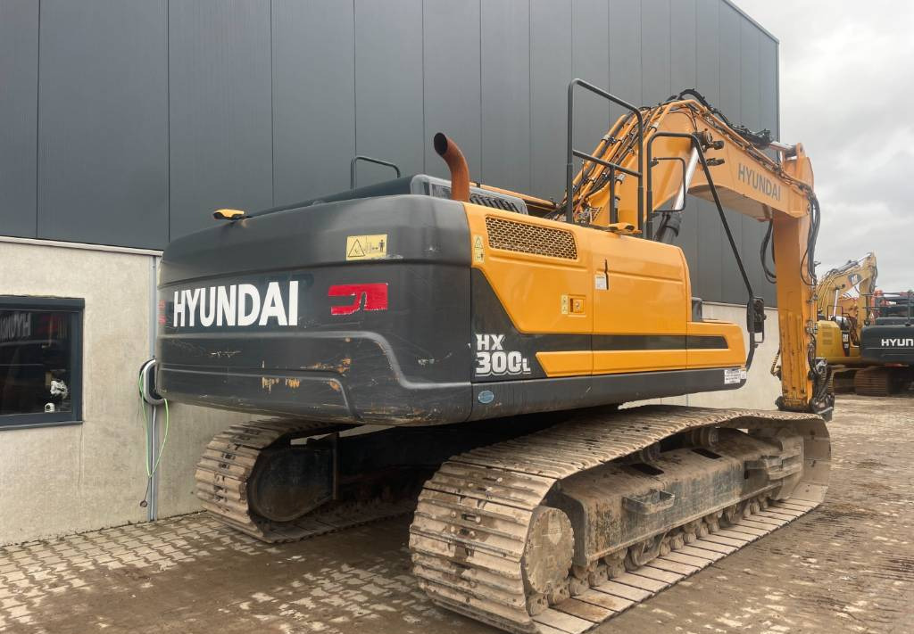 Crawler excavator Hyundai HX 300 L - HX300L: picture 9