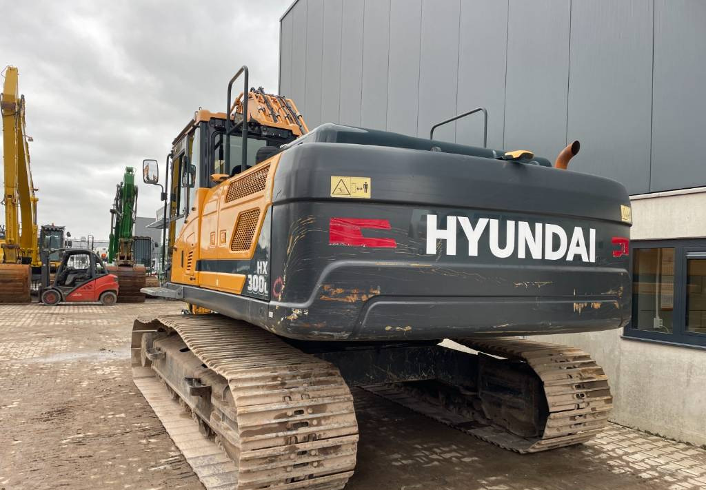 Crawler excavator Hyundai HX 300 L - HX300L: picture 4