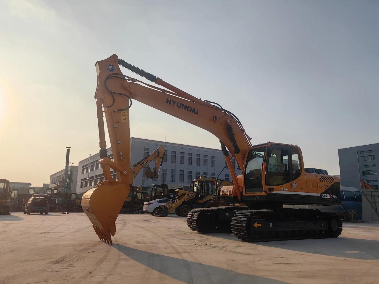 Hyundai used excavators 220LC-9S secondhand machine crawler excavator HYUNDAI for sale - Crawler excavator: picture 2