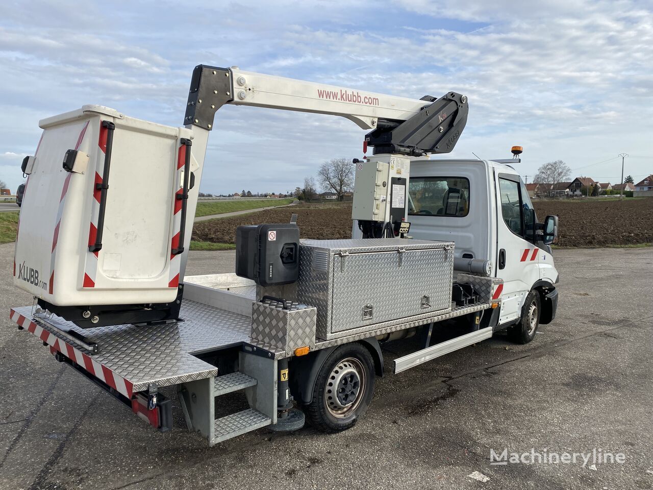 IVECO Daily 35-140 /KLUBB K26 - Truck mounted aerial platform: picture 4
