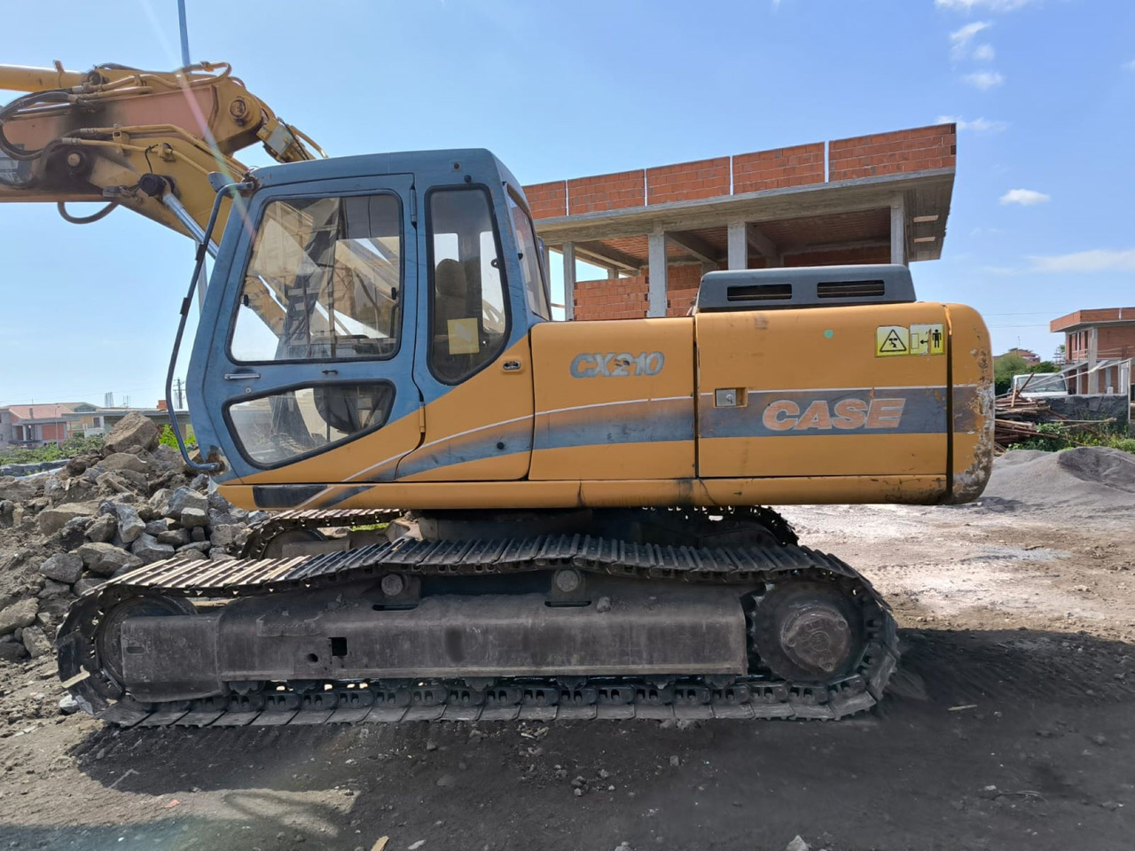 Crawler excavator JCB JS220: picture 2