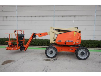 Articulated boom JLG