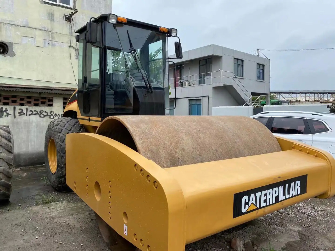 Japan made Used Caterpillar road roller CS683E earth compactor roller cheap on sale - Roller: picture 5