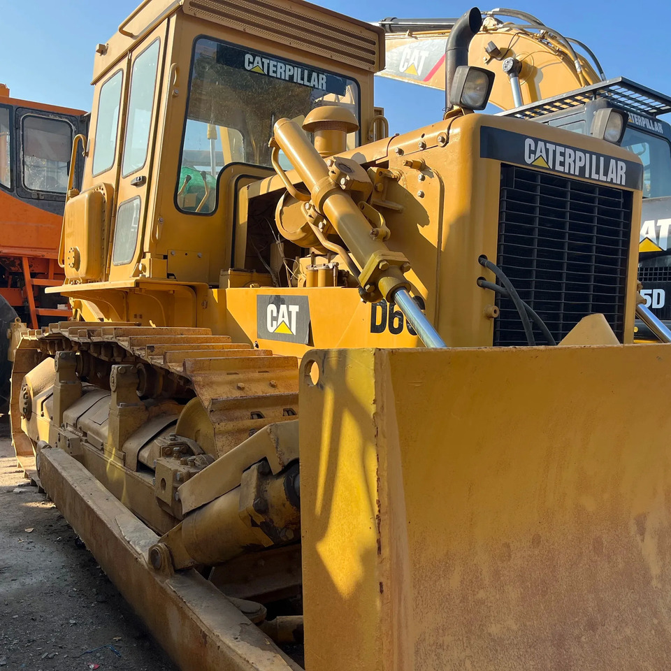 Japan made bulldozer caterpillar D6G D6M D7H D7R D5K used Bulldozer with winch for sale - Bulldozer: picture 1