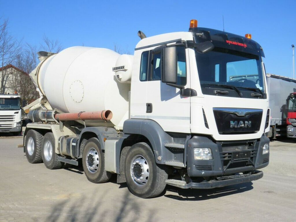 MAN TG-S 32.400 8x4 BB Betonmischer Liebherr 9m³  - Concrete mixer truck: picture 2