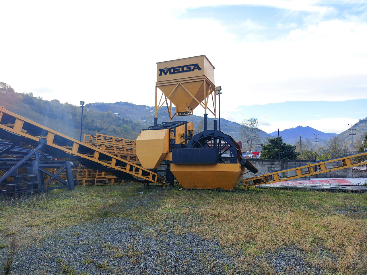 MEGA Crushing and Screening Plant | Ready in Stock - Crusher: picture 2