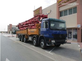 Concrete pump truck MERCEDES-BENZ Actros 4144: picture 1