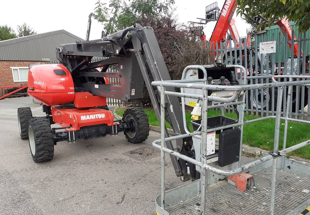 Manitou 160 ATJ RC  - Articulated boom: picture 5