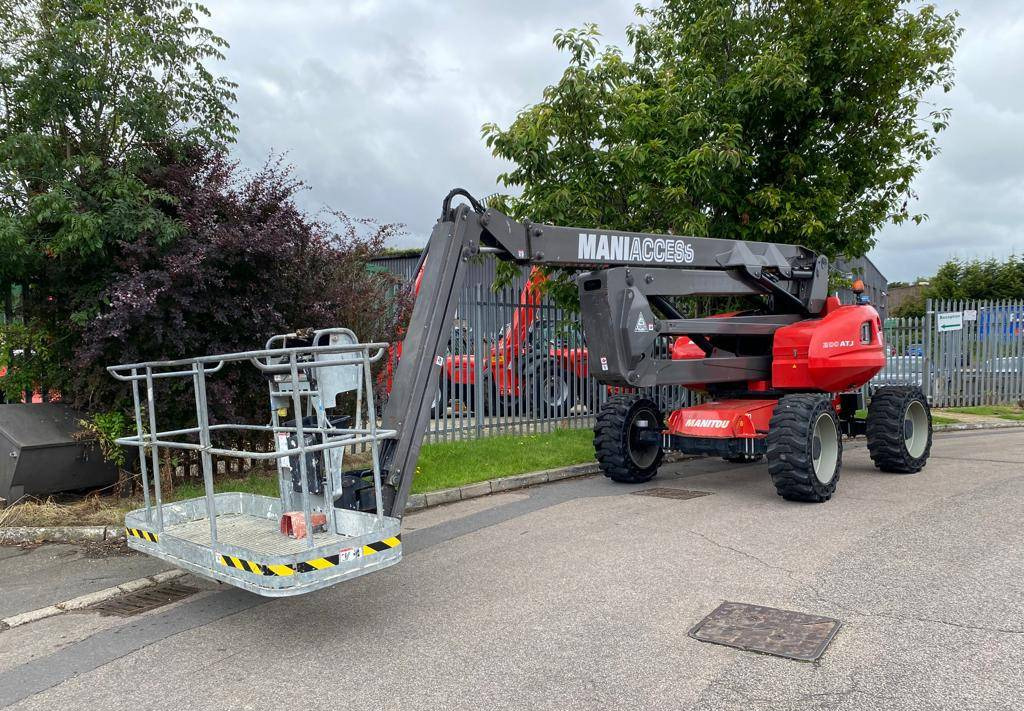 Manitou 200 ATJ RC  - Articulated boom: picture 3