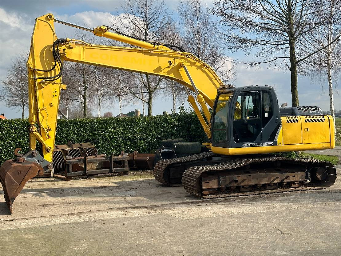 New Holland E215  - Crawler excavator: picture 1