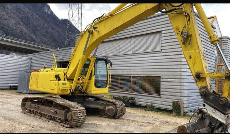 New Holland E215B - Crawler excavator: picture 1