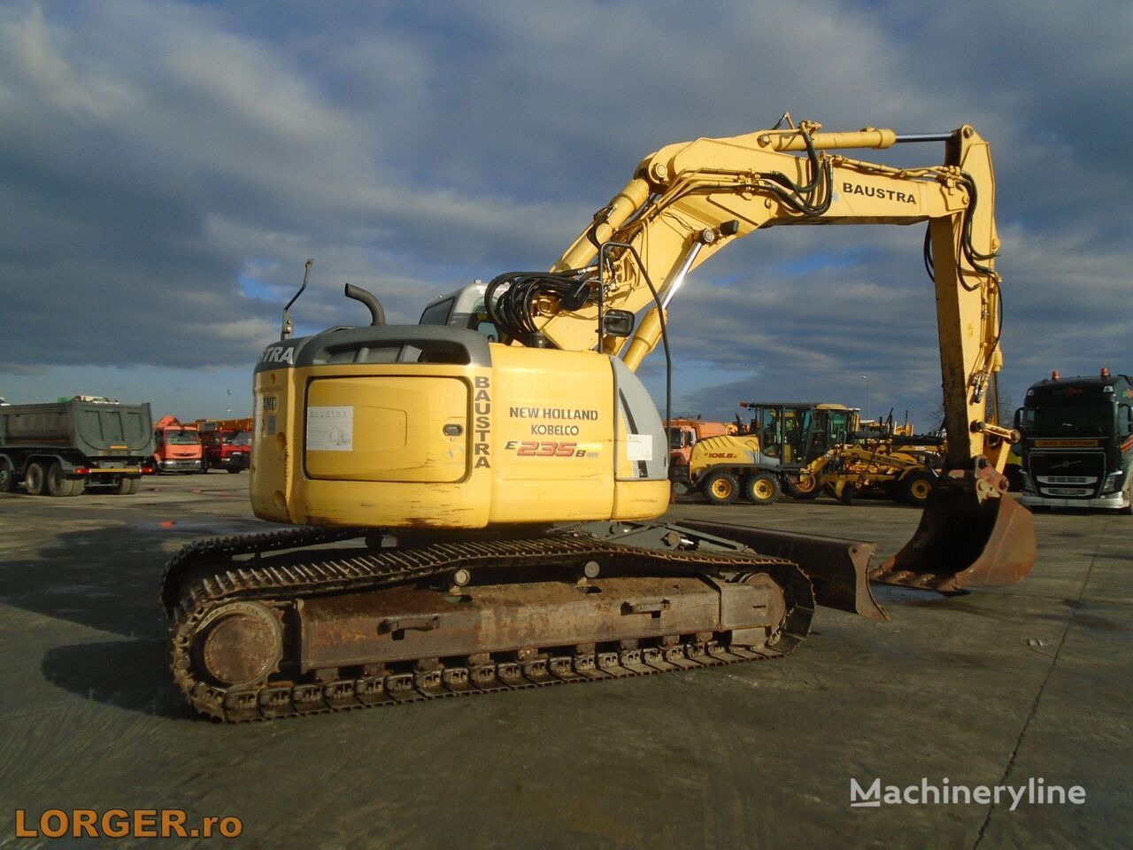New Holland E235B SR-2 - Crawler excavator: picture 3