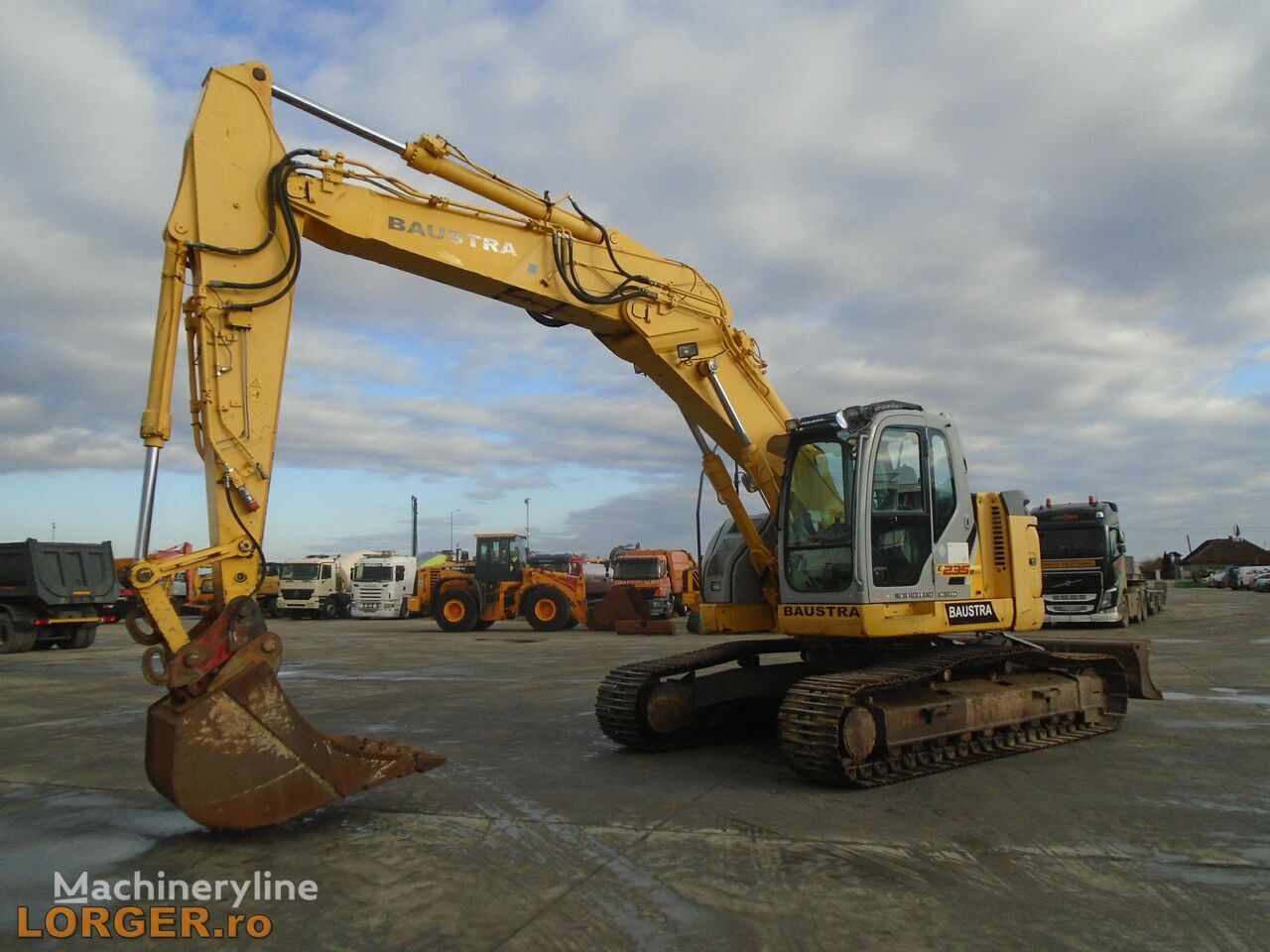 New Holland E235B SR-2 - Crawler excavator: picture 1