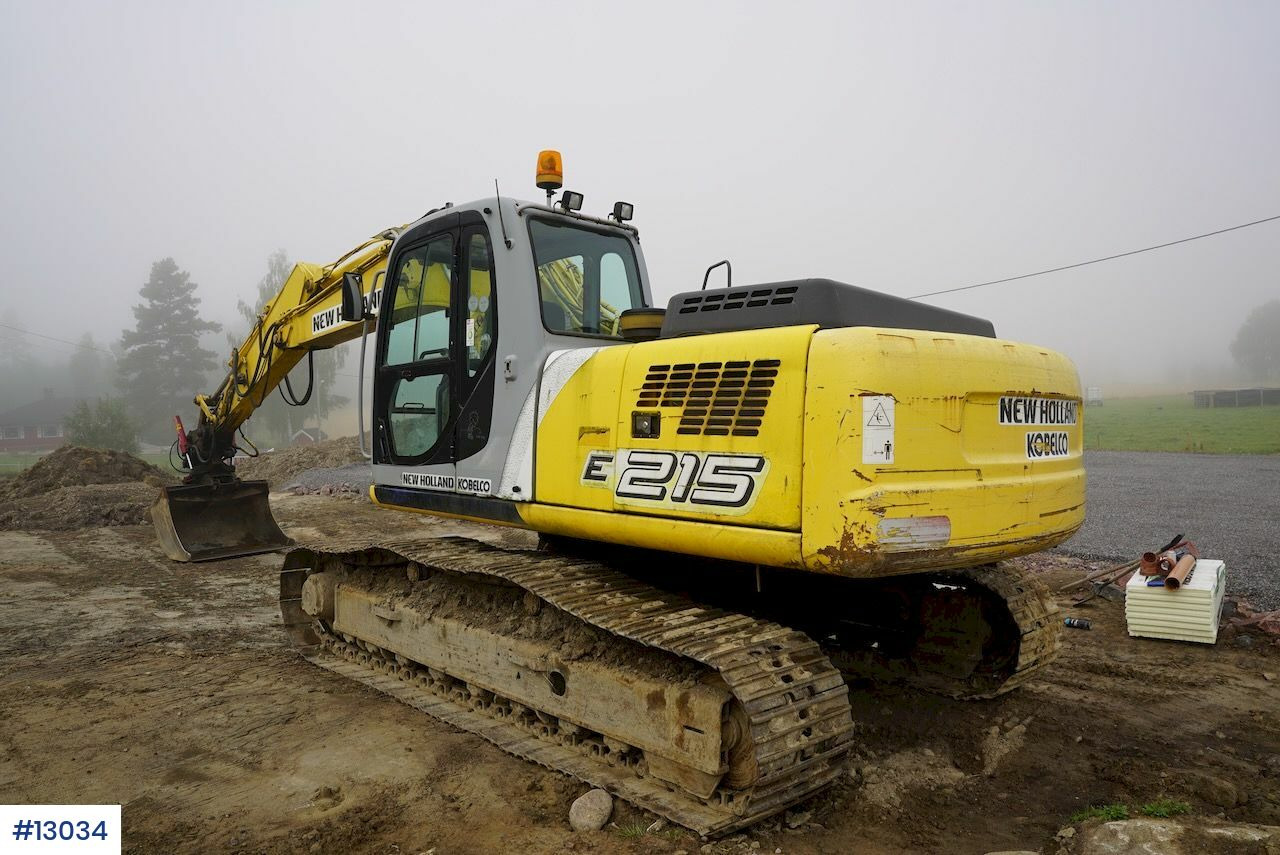 Excavator New Holland Kobelco E215: picture 6