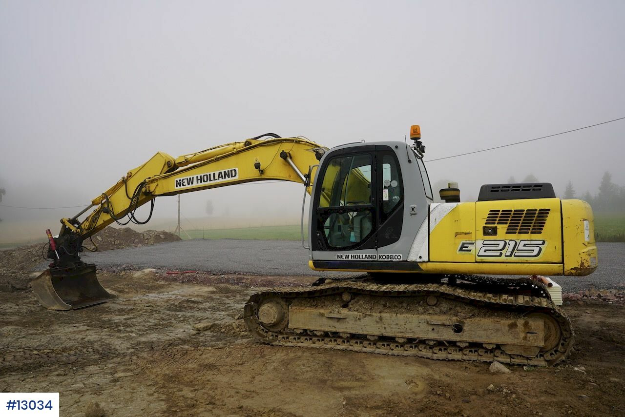 Excavator New Holland Kobelco E215: picture 7