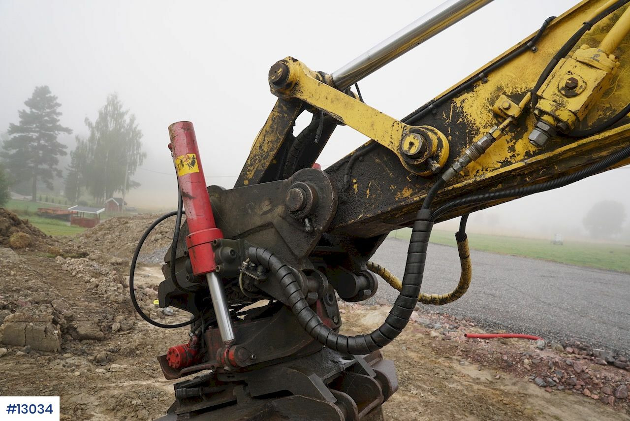 Excavator New Holland Kobelco E215: picture 20