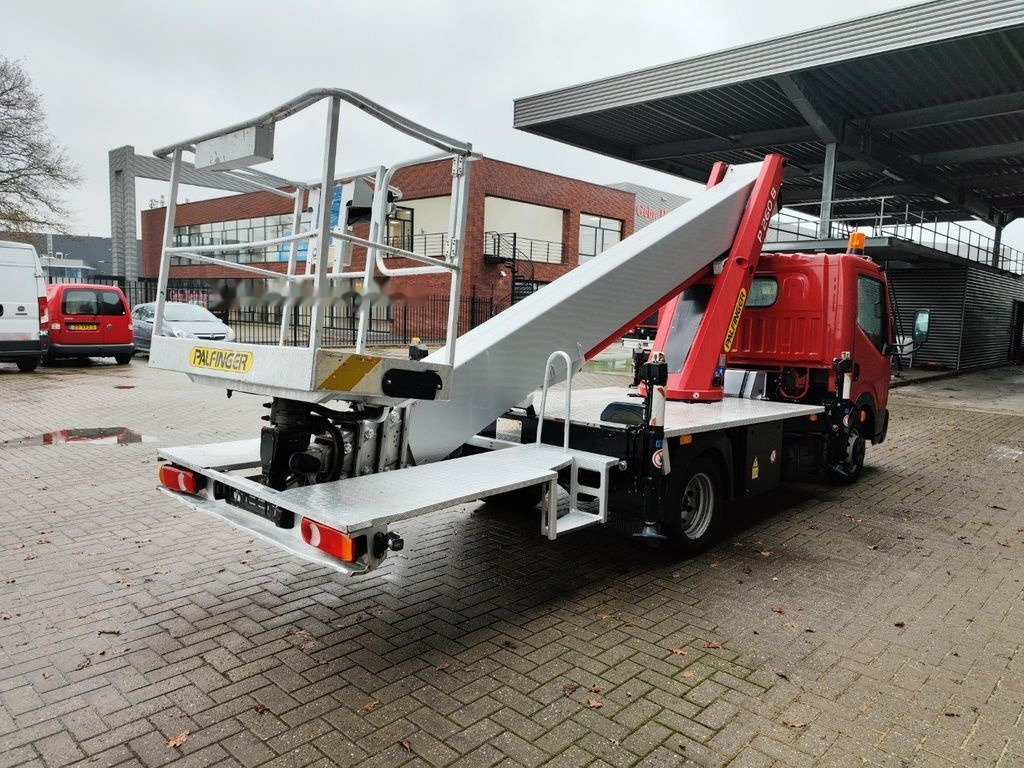 Truck mounted aerial platform Nissan Cabstar 35.12 Lifting basket Palfinger P260B 26 m: picture 5