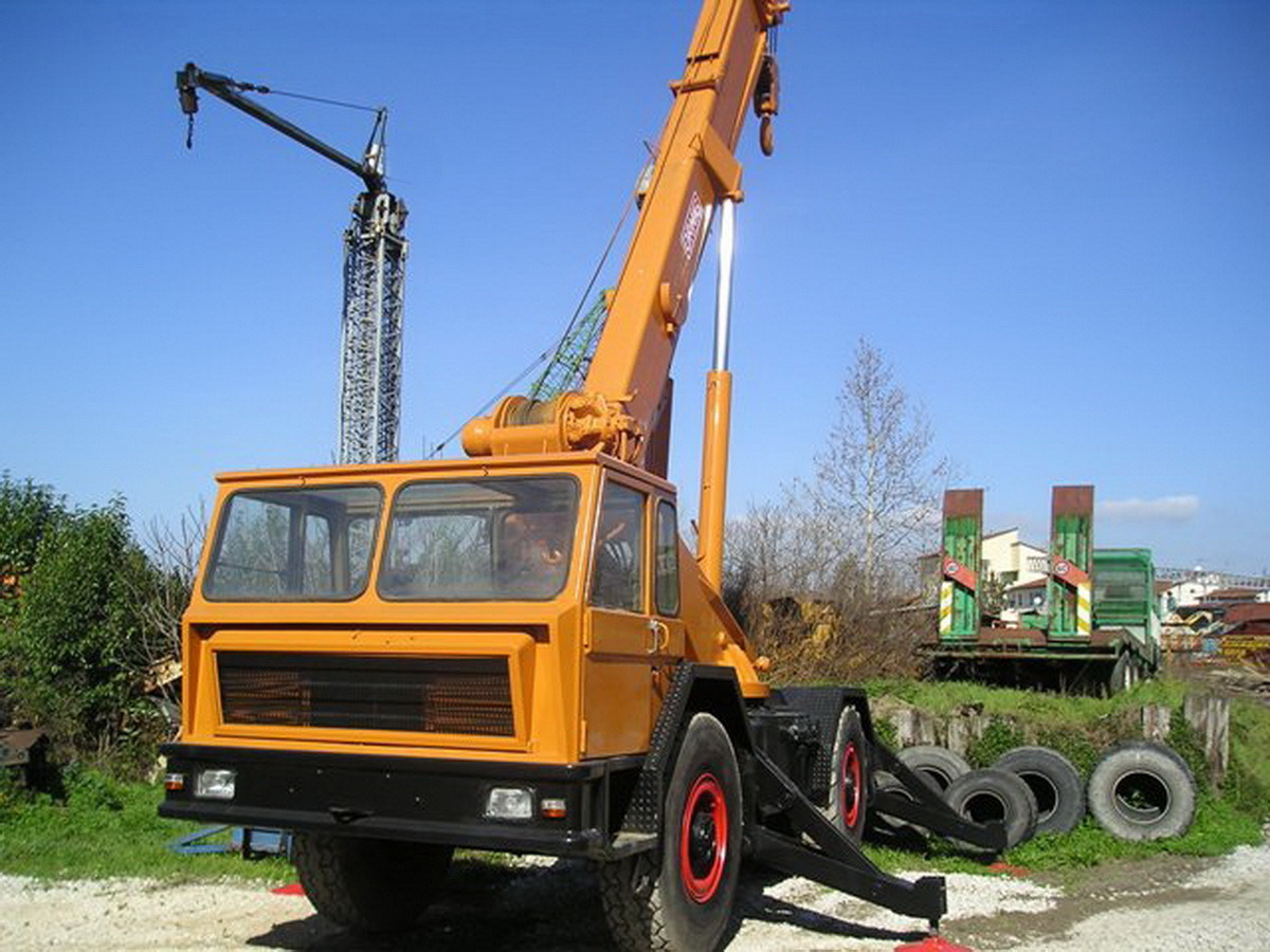 ORMIG 20FS - Mobile crane: picture 3
