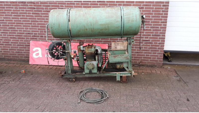 Onbekend  - Air compressor: picture 1