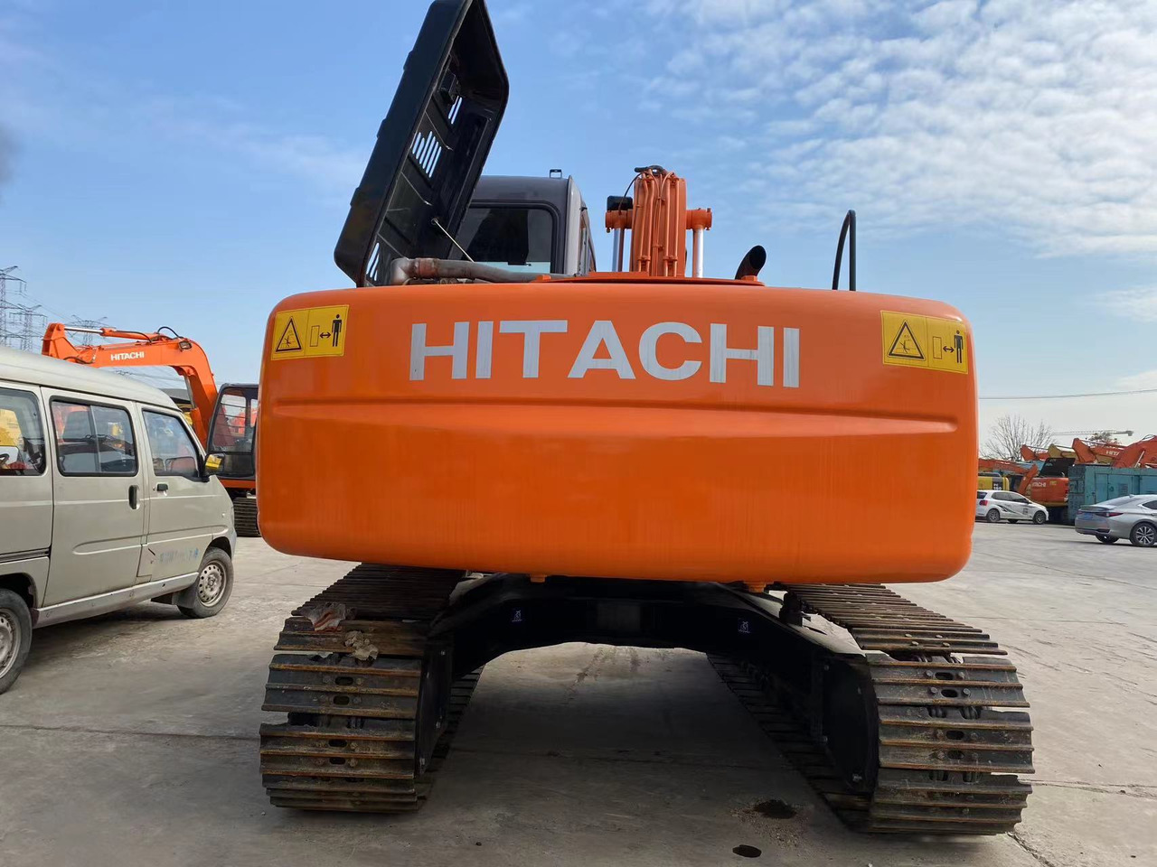 Crawler excavator Original 2022 year made in Korea HITACHI ZX130 Korea brand in good condition with hammer crusher: picture 2
