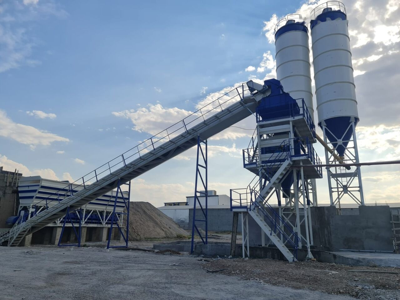 Polygonmach Stationary 135m3 Batching Planr with Double Planetery Mixer - Concrete plant: picture 1
