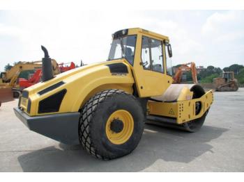 BOMAG BW213DH4 - Roller