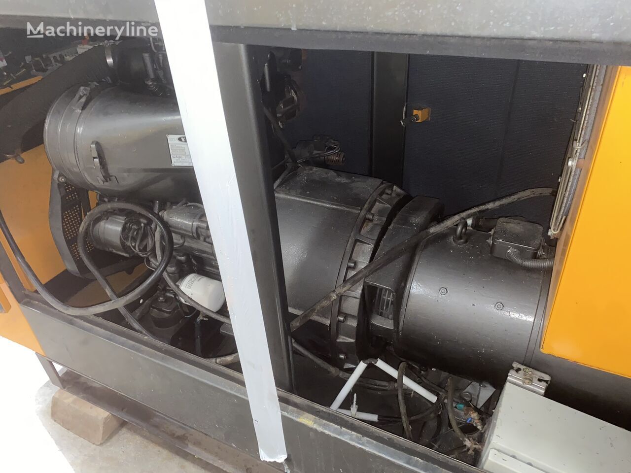 SDMO 20 kVa - Generator set: picture 2