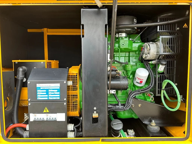 SDMO JS 30 John Deere 3029 DF 120 Leroy Somer 30 kVA Silent generatorset as New ! - Generator set: picture 2