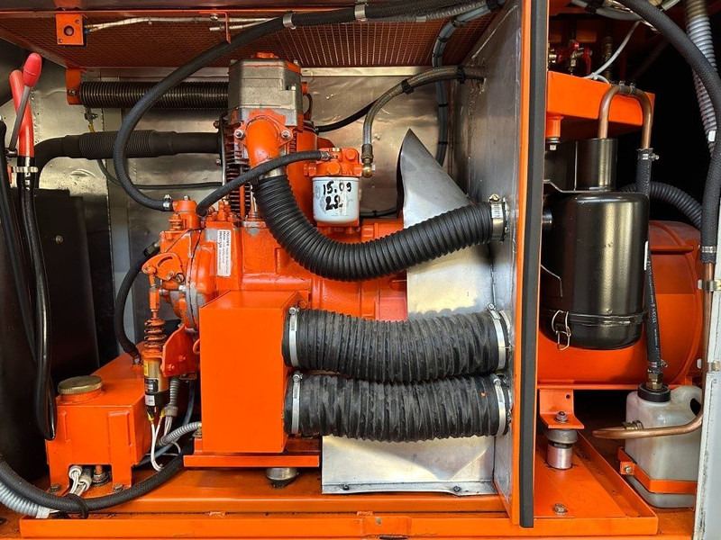 Generator set SDMO Safari Deutz F1L210D Leroy Somer 14 kVA Silent generatorset as New ! 666 hours: picture 10