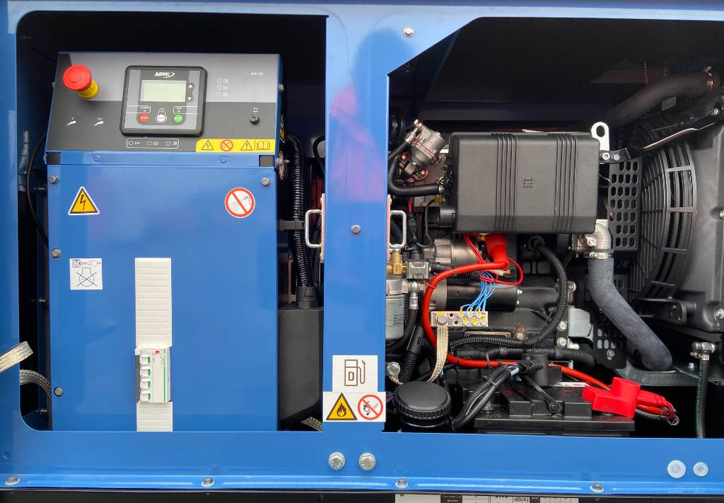 Sdmo K9 - 9 kVA Generator - DPX-17000  - Generator set: picture 5