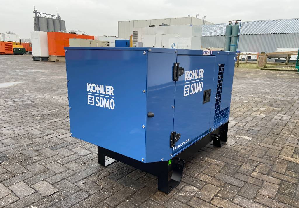 Sdmo K9 - 9 kVA Generator - DPX-17000  - Generator set: picture 3