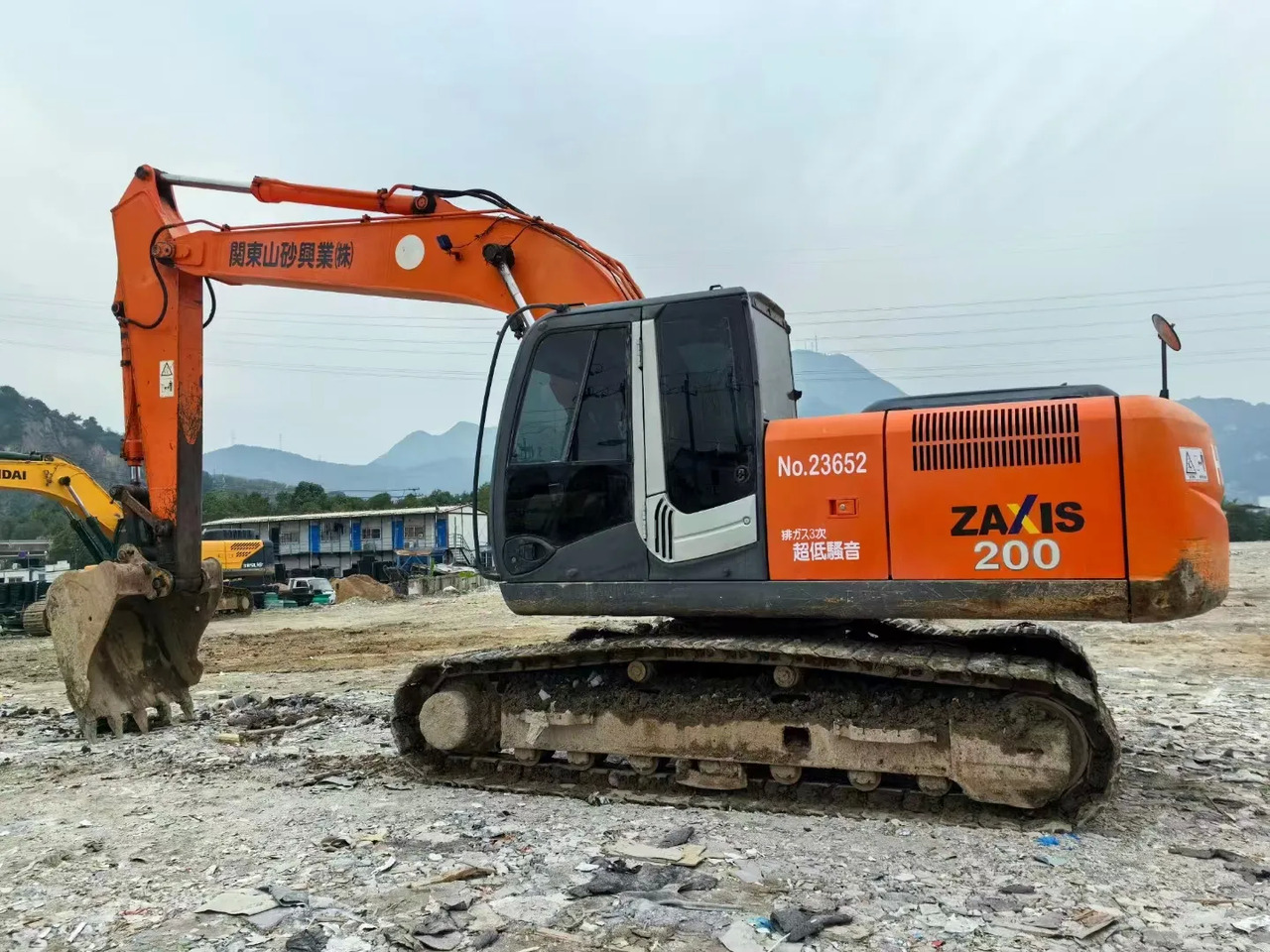 Second hand hitachi zx200 excavator zx200-3g zx200-5g 20 ton used excavator in china yard for sale - Crawler excavator: picture 5