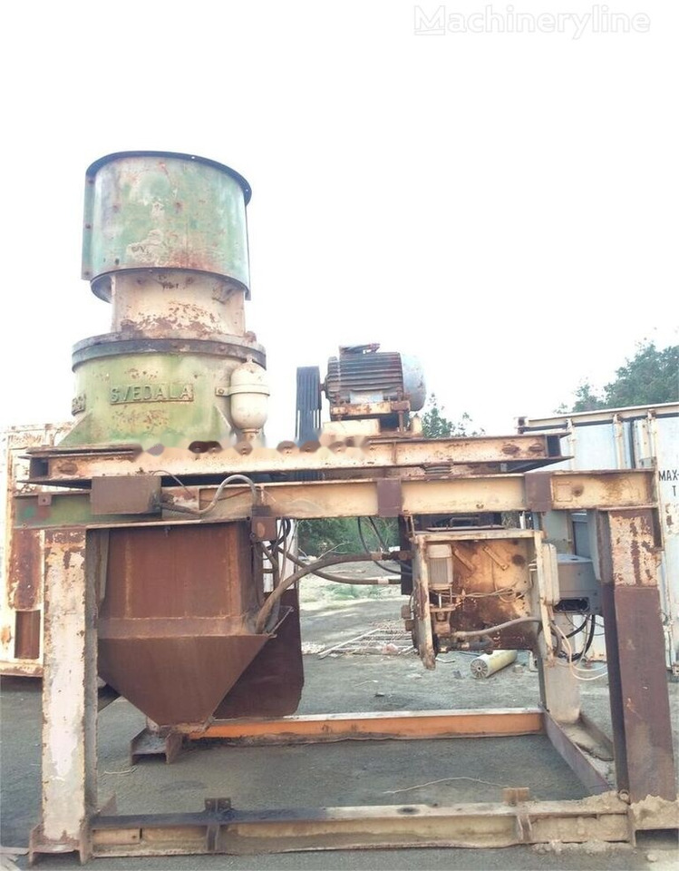 Svedala-Demag H3000 - Cone crusher: picture 2