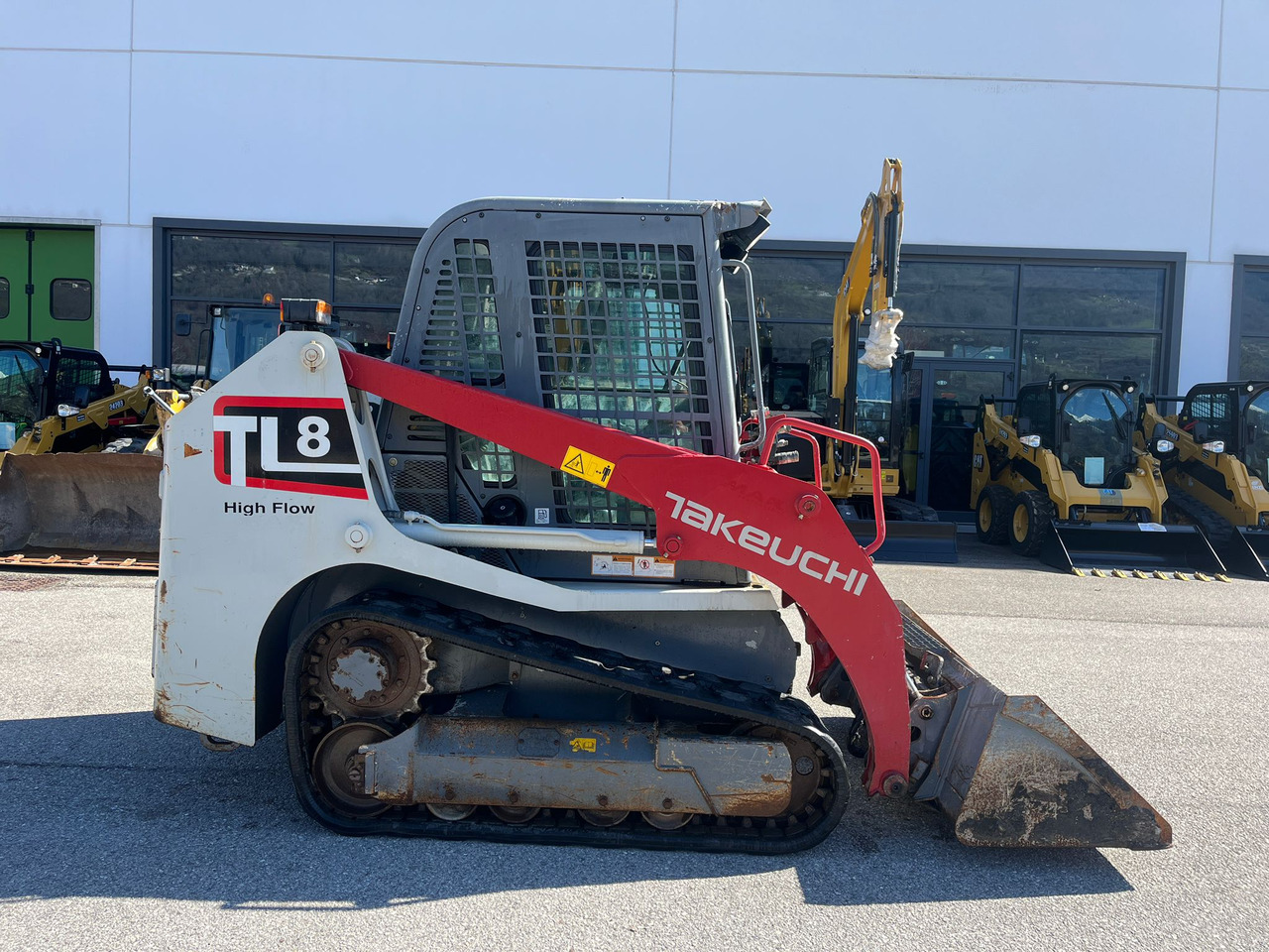 TAKEUCHI TL8 - Compact track loader: picture 3