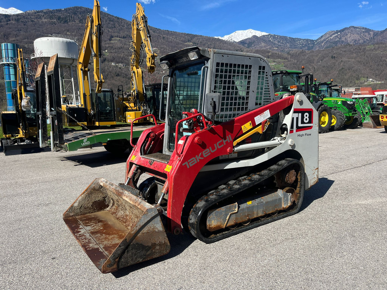TAKEUCHI TL8 - Compact track loader: picture 1