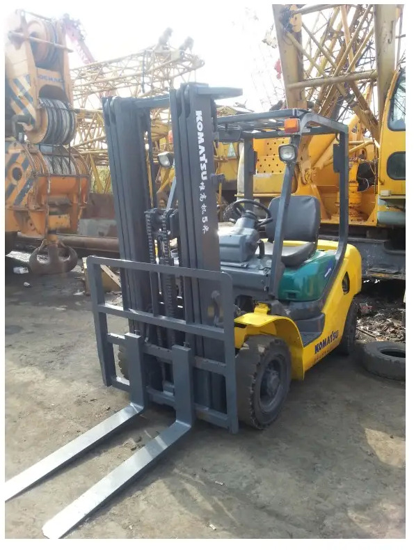 Used Komatsu forklift Japan used Forklift 3 ton Diesel FD30 for sale in Shanghai yard for sale - Wheel loader: picture 1