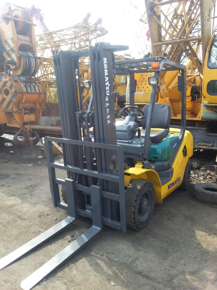 Used Komatsu forklift Japan used Forklift 3 ton Diesel FD30 for sale in Shanghai yard for sale - Wheel loader: picture 4