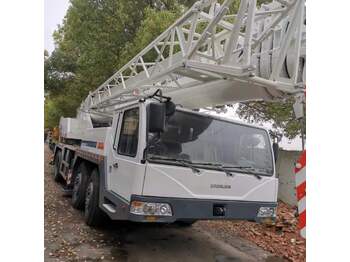 Mobile crane Zoomliom QY70K: picture 1