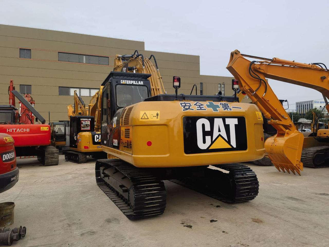 Caterpillar used excavator CAT 320DL 320D2 320D cheap price for sale - Crawler excavator: picture 3