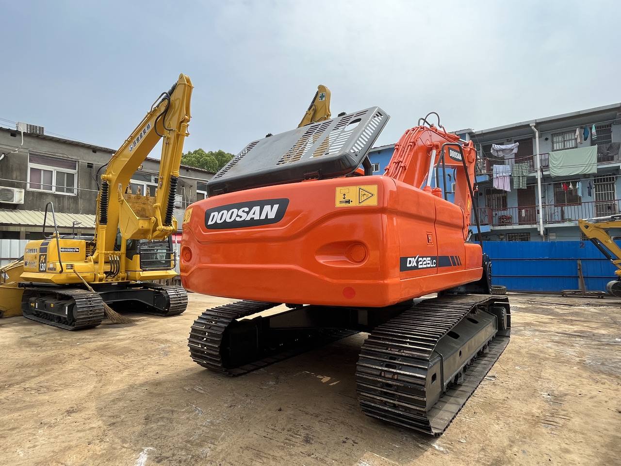 Doosan dx225 LC - Crawler excavator: picture 4