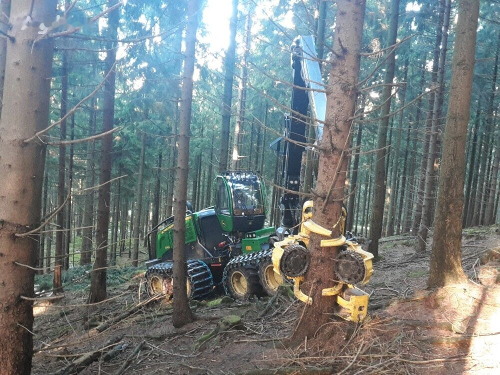 John Deere 1270G 8WD - Forestry harvester: picture 5