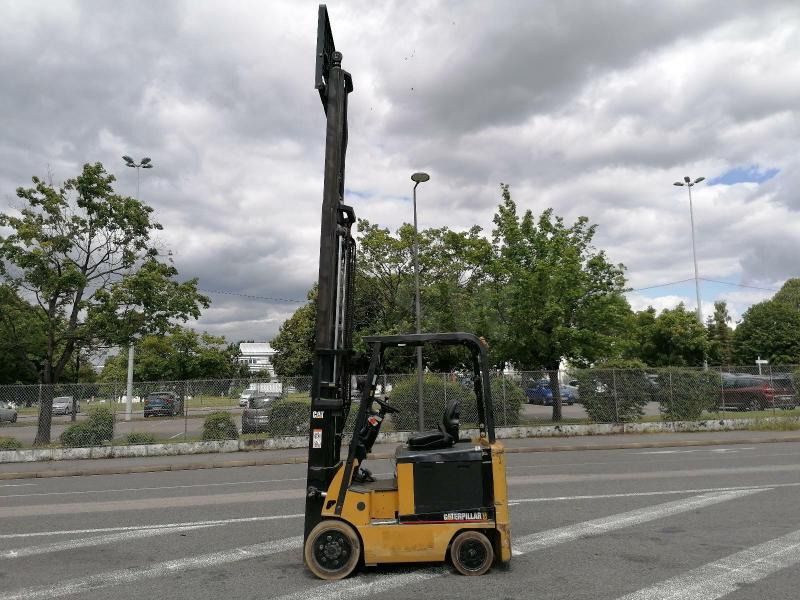 Electric forklift Caterpillar EC25N: picture 4