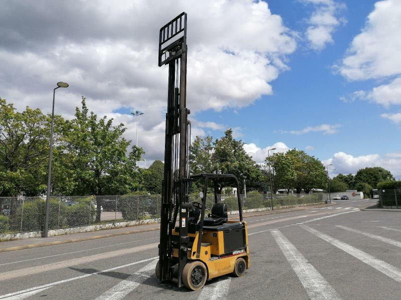 Electric forklift Caterpillar EC25N: picture 3