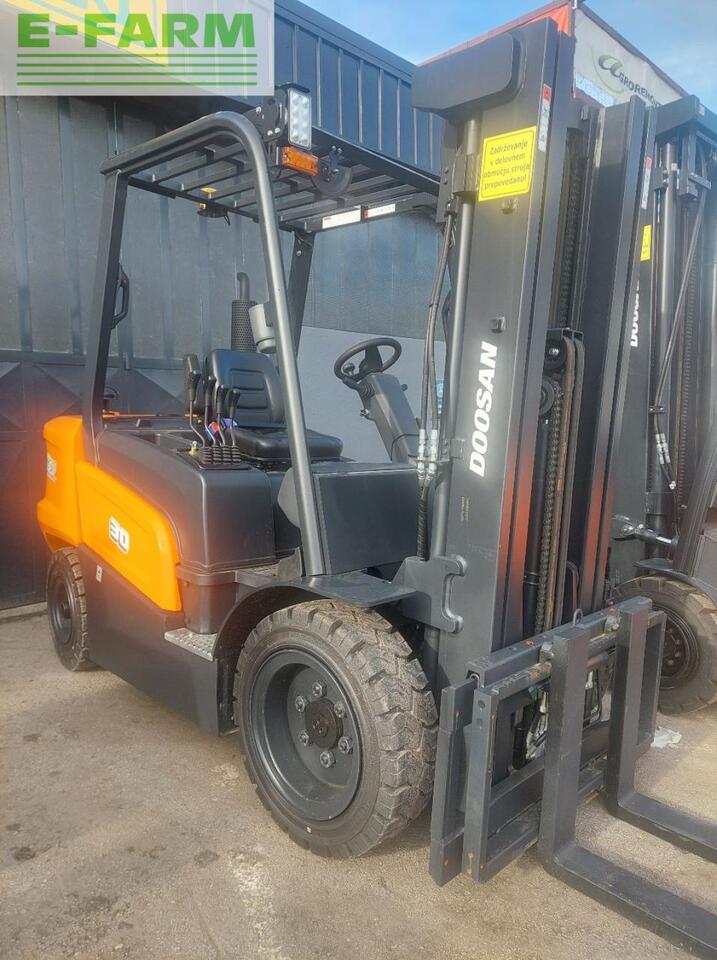 Doosan D30NXS - Forklift: picture 1