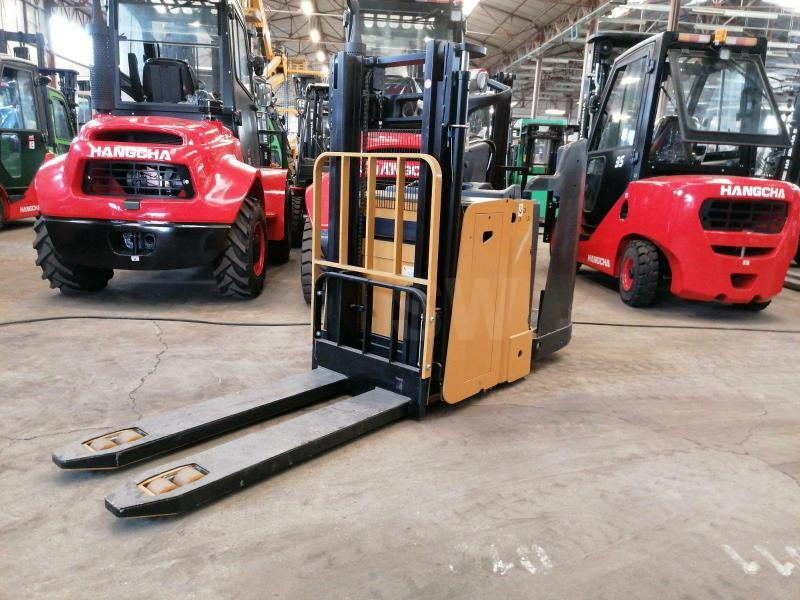 Hyster P2.0SD - Stacker: picture 2